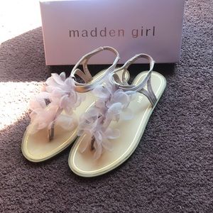 Size 10 Madden Girl sandal